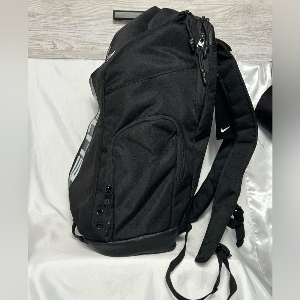 NIKE Elite Pro Backpack 32L Black and white Hoops Basketball - Picture 2 of 5